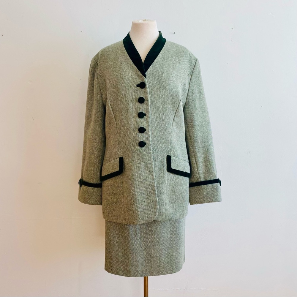 Vintage Louis Féraud Tweed Suit Green Wool Blazer Skirt Set